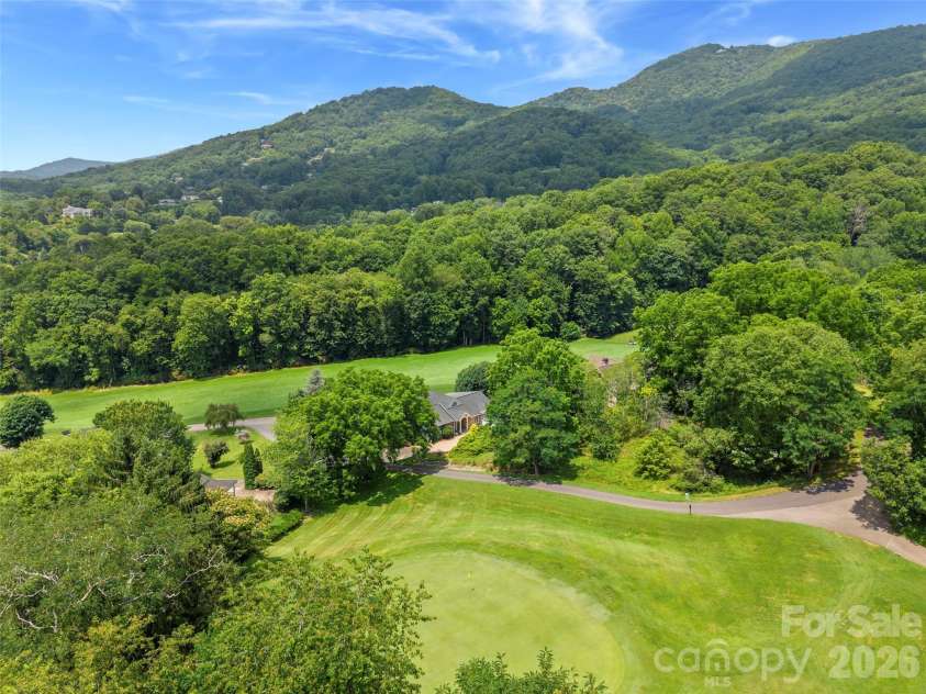 33 Banker Drive, Waynesville, NC 28786.  MLS# CAR4401413, YatesRealty ID 35676. 