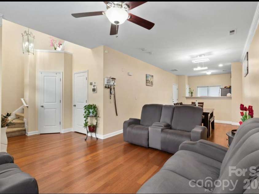 8409 Scotney Bluff Avenue, Charlotte, NC 28273.  MLS# CAR4399215, YatesRealty ID 35677. 