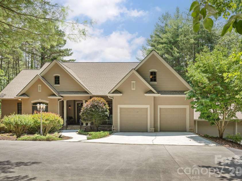 763 Deerlake Road, Brevard, NC 28712.  MLS# CAR4390981, YatesRealty ID 35678. 