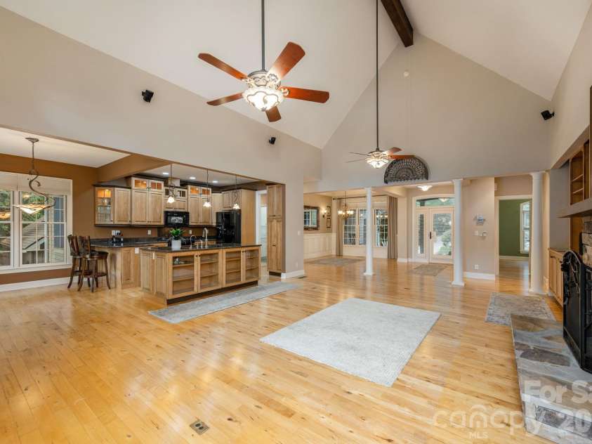763 Deerlake Road, Brevard, NC 28712.  MLS# CAR4390981, YatesRealty ID 35678. 