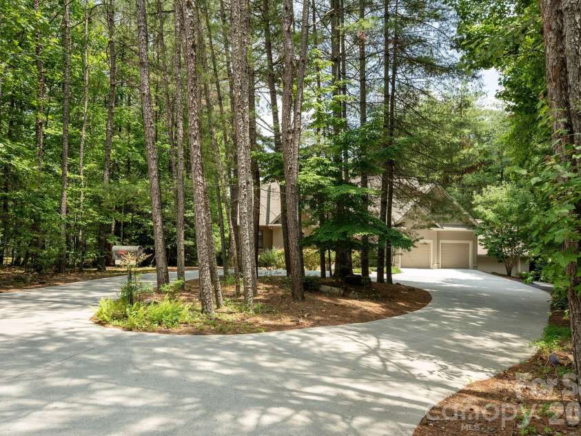 763 Deerlake Road, Brevard, NC 28712.  MLS# CAR4390981, YatesRealty ID 35678. 