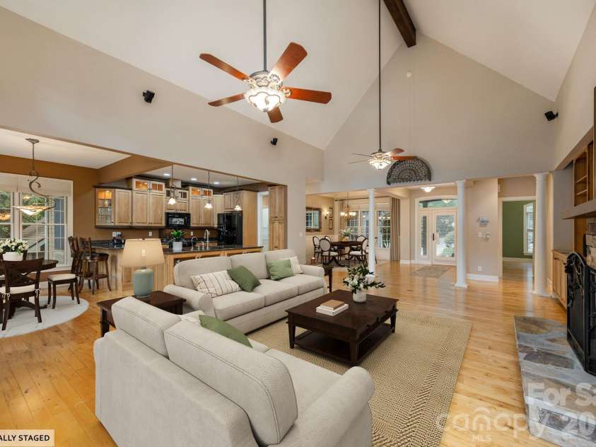 763 Deerlake Road, Brevard, NC 28712.  MLS# CAR4390981, YatesRealty ID 35678. Virtually staged
