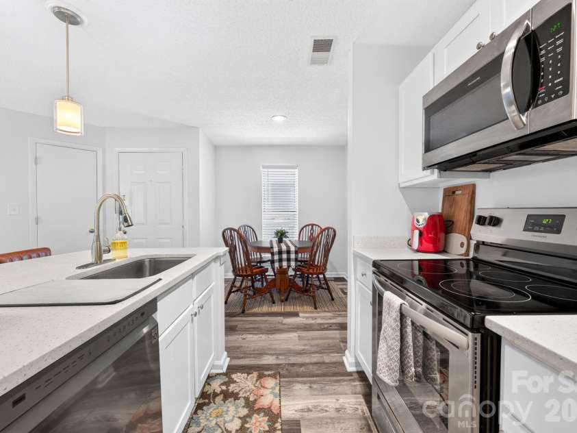 11 Hamiltons Bay Court, Clover, SC 29710.  MLS# CAR4399555, YatesRealty ID 35679. 
