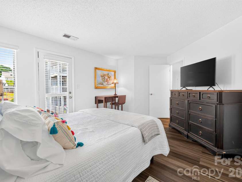 11 Hamiltons Bay Court, Clover, SC 29710.  MLS# CAR4399555, YatesRealty ID 35679. 
