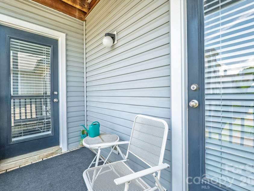 11 Hamiltons Bay Court, Clover, SC 29710.  MLS# CAR4399555, YatesRealty ID 35679. 
