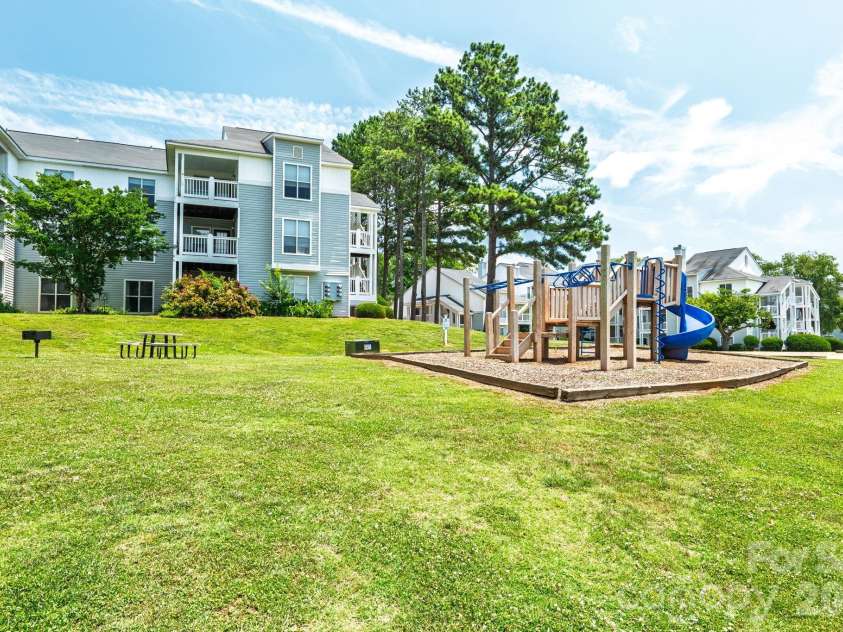 11 Hamiltons Bay Court, Clover, SC 29710.  MLS# CAR4399555, YatesRealty ID 35679. 