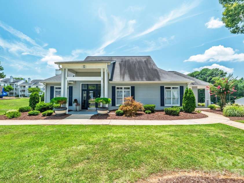 11 Hamiltons Bay Court, Clover, SC 29710.  MLS# CAR4399555, YatesRealty ID 35679. 