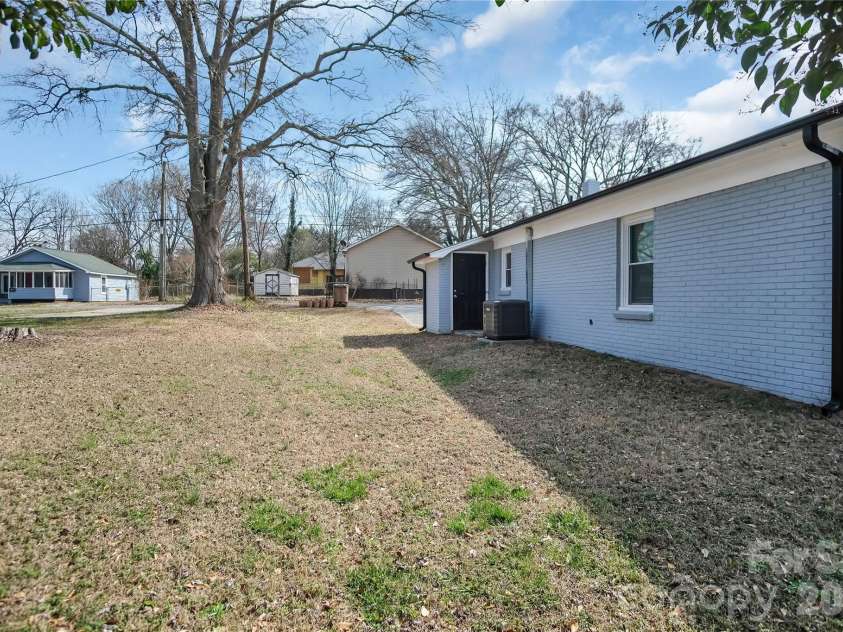 200 Shannonhouse Street, Shelby, NC 28152.  MLS# CAR4352391, YatesRealty ID 3568. 
