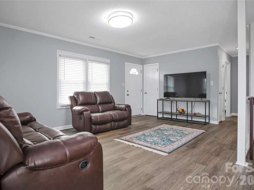 200 Shannonhouse Street, Shelby, NC 28152.  MLS# CAR4352391, YatesRealty ID 3568. 