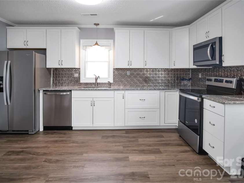 200 Shannonhouse Street, Shelby, NC 28152.  MLS# CAR4352391, YatesRealty ID 3568. 