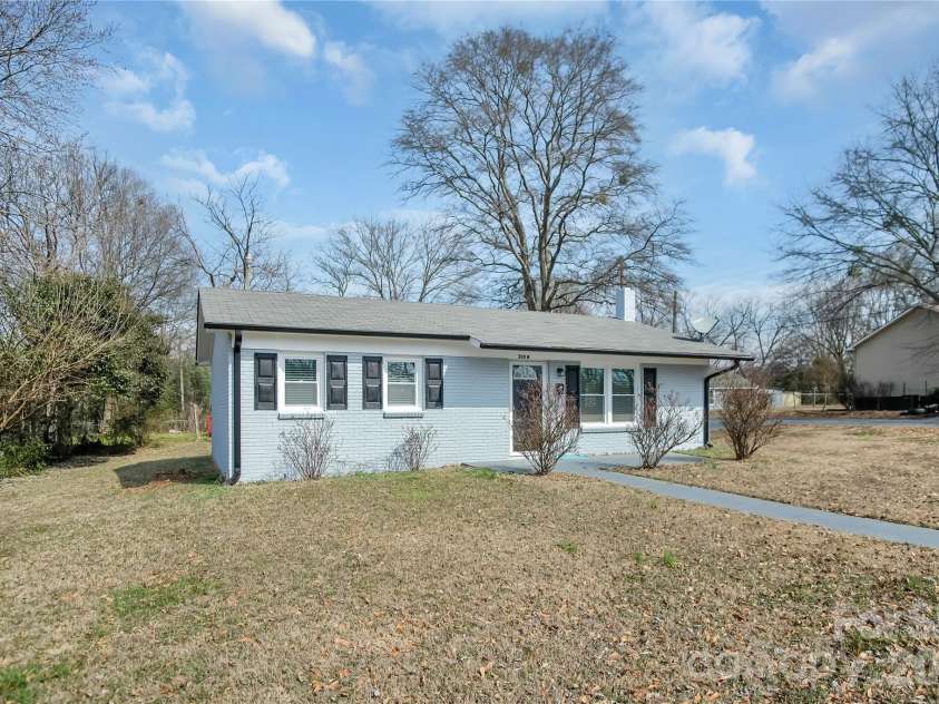 200 Shannonhouse Street, Shelby, NC 28152.  MLS# CAR4352391, YatesRealty ID 3568. 