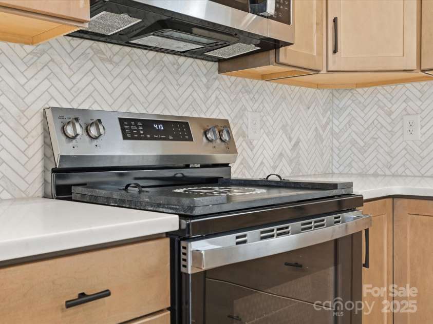 520 Shoal Road, Lincolnton, NC 28092.  MLS# CAR4329533, YatesRealty ID 3568. 