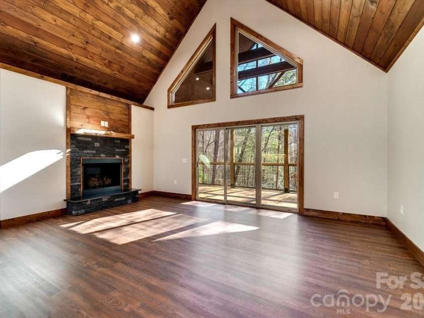 397 Kennelly Loop, Murphy, NC 28906.  MLS# CAR4398623, YatesRealty ID 35681. 