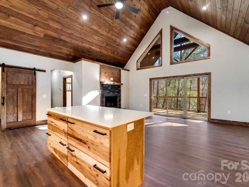 397 Kennelly Loop, Murphy, NC 28906.  MLS# CAR4398623, YatesRealty ID 35681. 