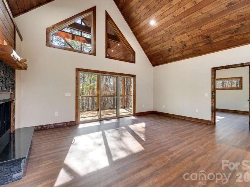 397 Kennelly Loop, Murphy, NC 28906.  MLS# CAR4398623, YatesRealty ID 35681. 