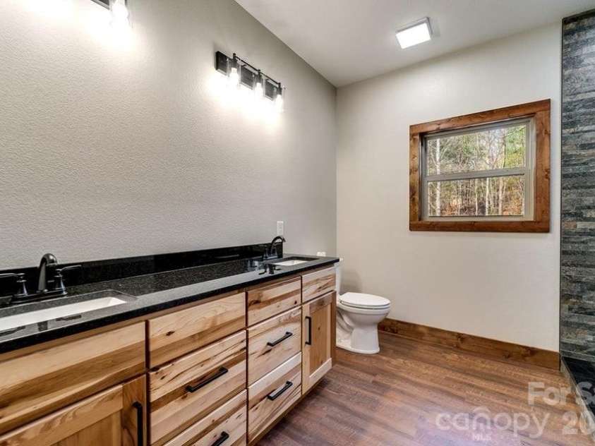 397 Kennelly Loop, Murphy, NC 28906.  MLS# CAR4398623, YatesRealty ID 35681. 