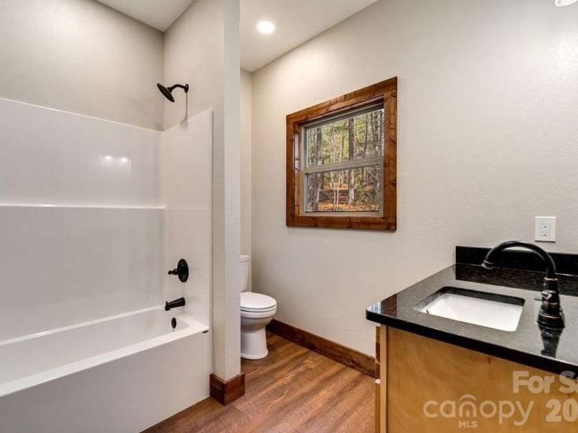 397 Kennelly Loop, Murphy, NC 28906.  MLS# CAR4398623, YatesRealty ID 35681. 
