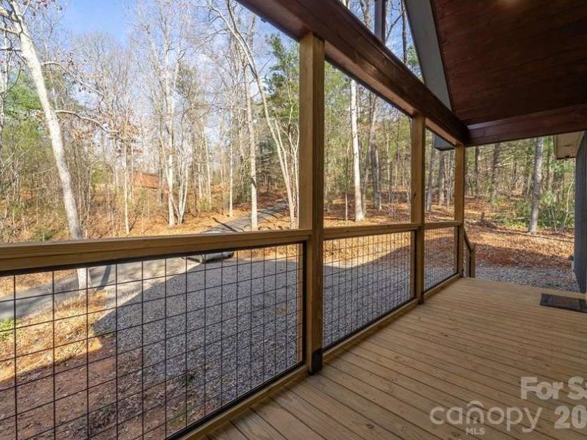 397 Kennelly Loop, Murphy, NC 28906.  MLS# CAR4398623, YatesRealty ID 35681. 