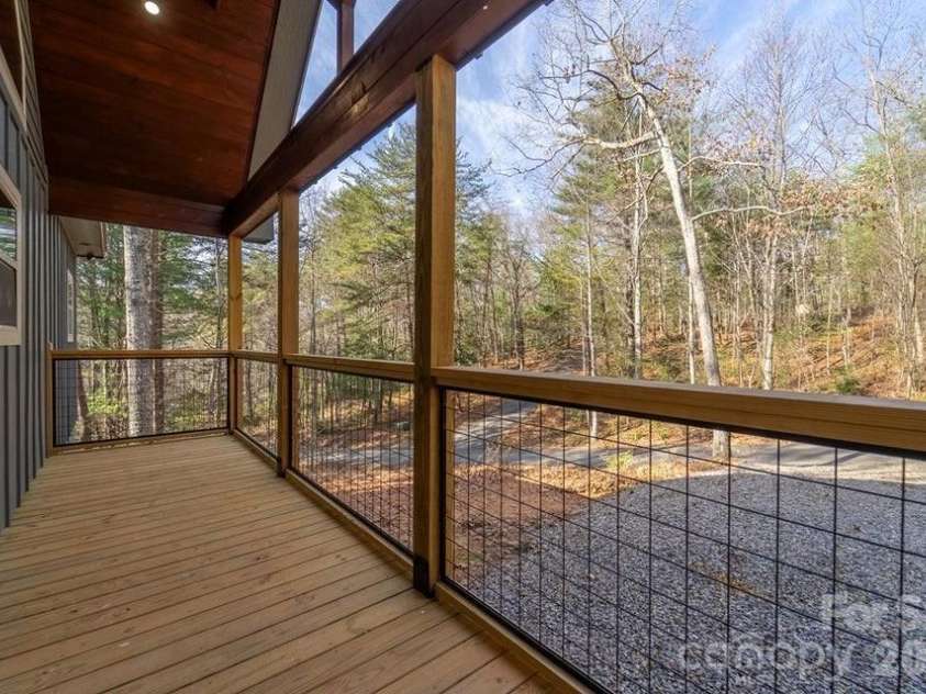 397 Kennelly Loop, Murphy, NC 28906.  MLS# CAR4398623, YatesRealty ID 35681. 