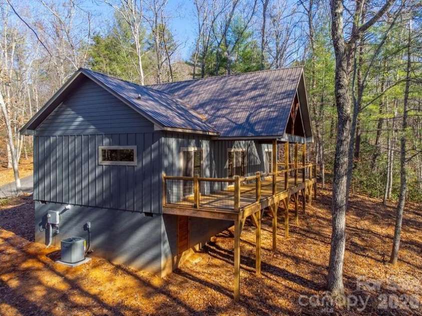 397 Kennelly Loop, Murphy, NC 28906.  MLS# CAR4398623, YatesRealty ID 35681. 