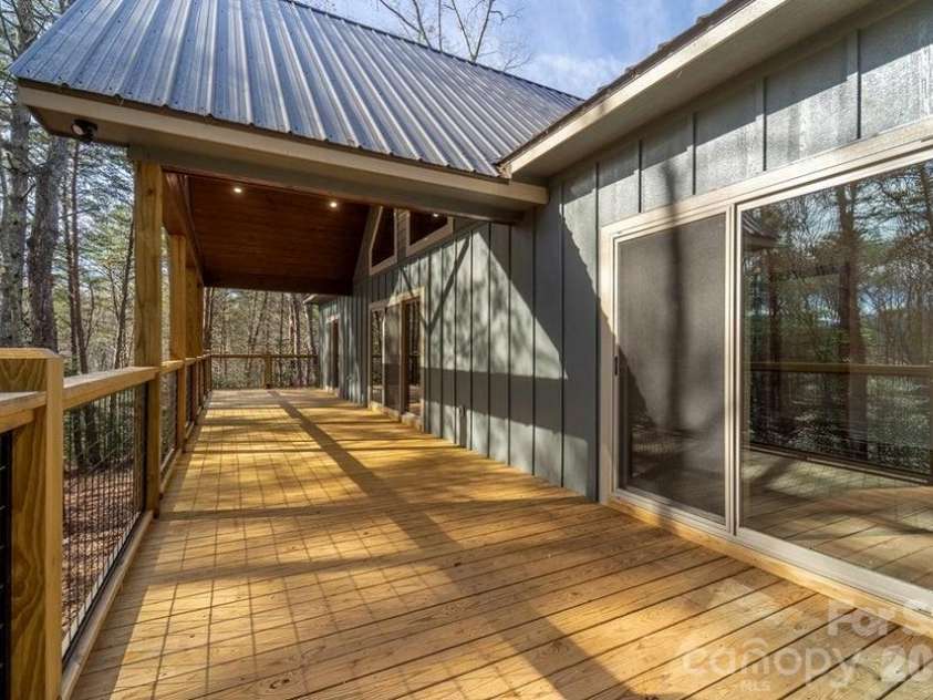 397 Kennelly Loop, Murphy, NC 28906.  MLS# CAR4398623, YatesRealty ID 35681. 