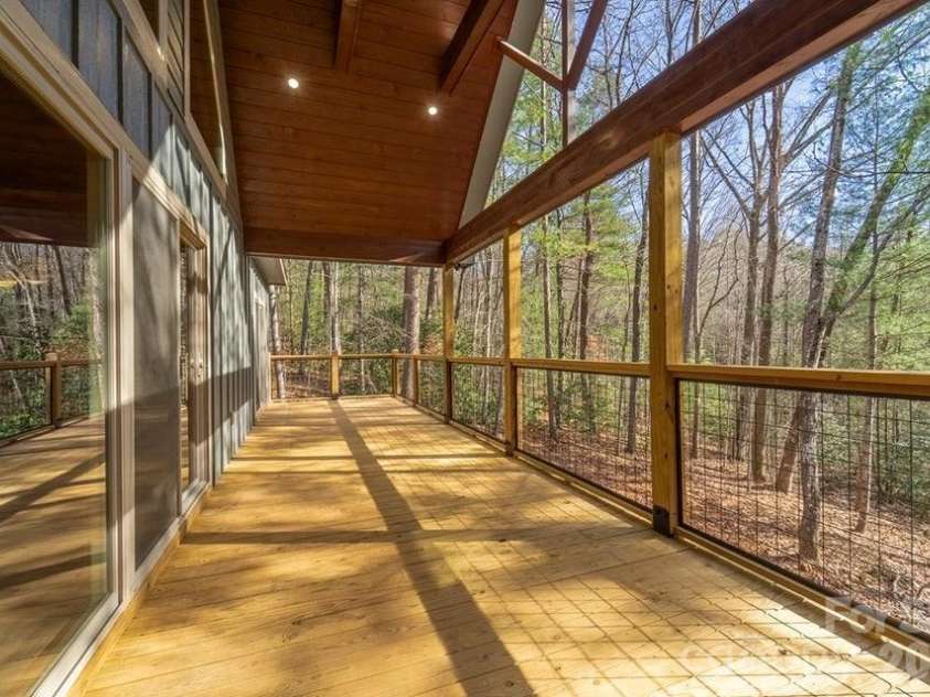 397 Kennelly Loop, Murphy, NC 28906.  MLS# CAR4398623, YatesRealty ID 35681. 