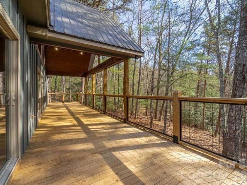 397 Kennelly Loop, Murphy, NC 28906.  MLS# CAR4398623, YatesRealty ID 35681. 