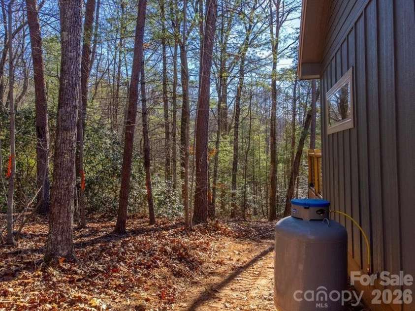 397 Kennelly Loop, Murphy, NC 28906.  MLS# CAR4398623, YatesRealty ID 35681. 