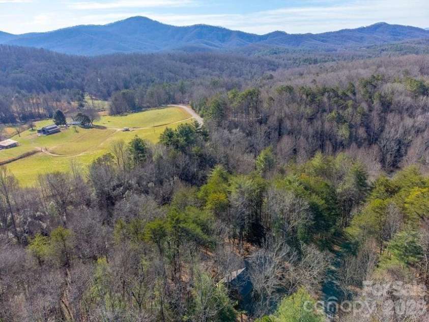 397 Kennelly Loop, Murphy, NC 28906.  MLS# CAR4398623, YatesRealty ID 35681. 