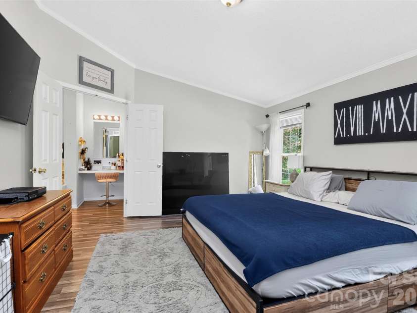 602 Timberwood Drive, Fort Mill, SC 29708.  MLS# CAR4400100, YatesRealty ID 35682. Large primary bedroom!