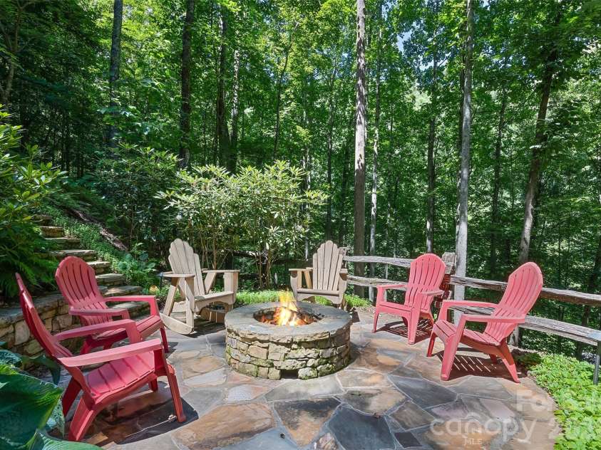 26 Tawodi Trail, Maggie Valley, NC 28751.  MLS# CAR4400579, YatesRealty ID 35683. 