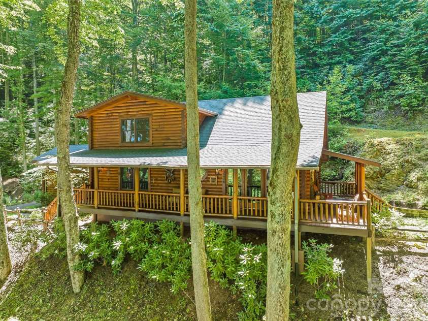26 Tawodi Trail, Maggie Valley, NC 28751.  MLS# CAR4400579, YatesRealty ID 35683. 