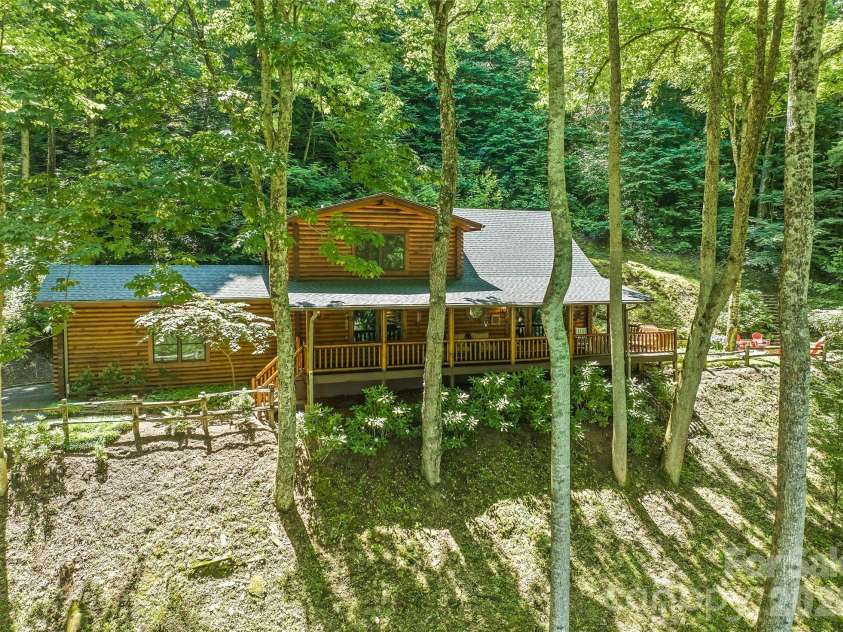 26 Tawodi Trail, Maggie Valley, NC 28751.  MLS# CAR4400579, YatesRealty ID 35683. 