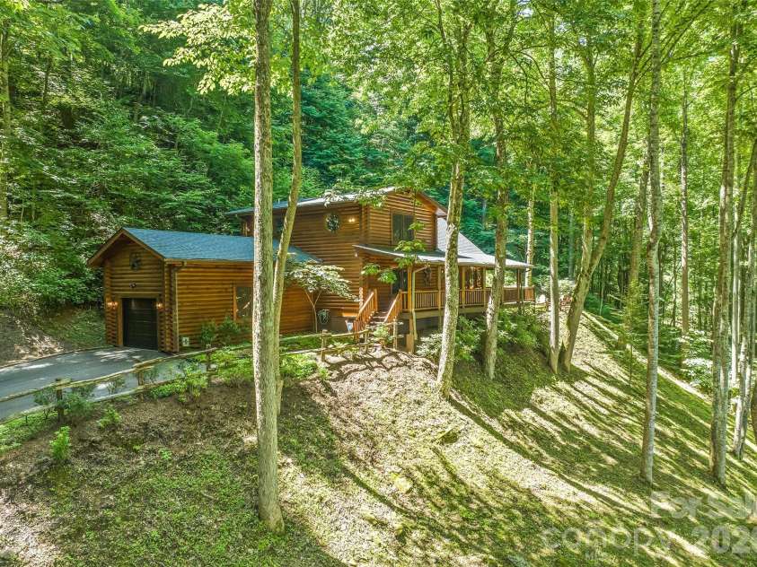 26 Tawodi Trail, Maggie Valley, NC 28751.  MLS# CAR4400579, YatesRealty ID 35683. 