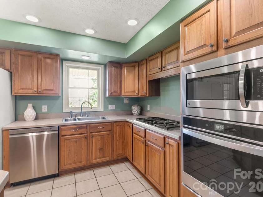 293 Sun Meadow Lane, Pisgah Forest, NC 28768.  MLS# CAR4396616, YatesRealty ID 35684. 