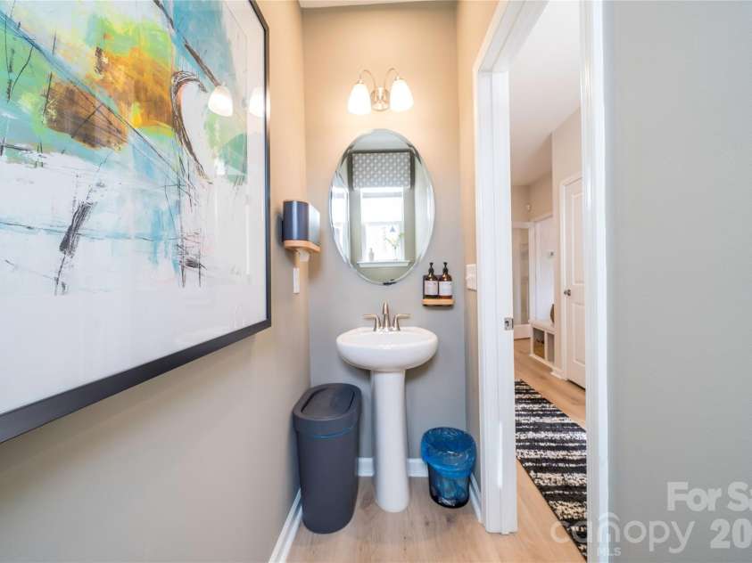 6041 Longar Lane, Charlotte, NC 28269.  MLS# CAR4400027, YatesRealty ID 35687. First floor powder