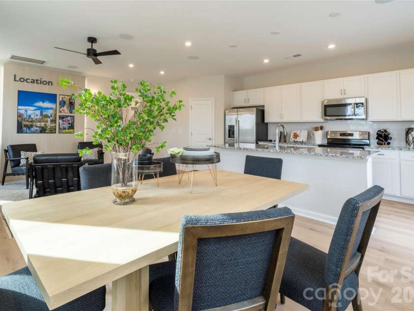 6041 Longar Lane, Charlotte, NC 28269.  MLS# CAR4400027, YatesRealty ID 35687. Open concept living
