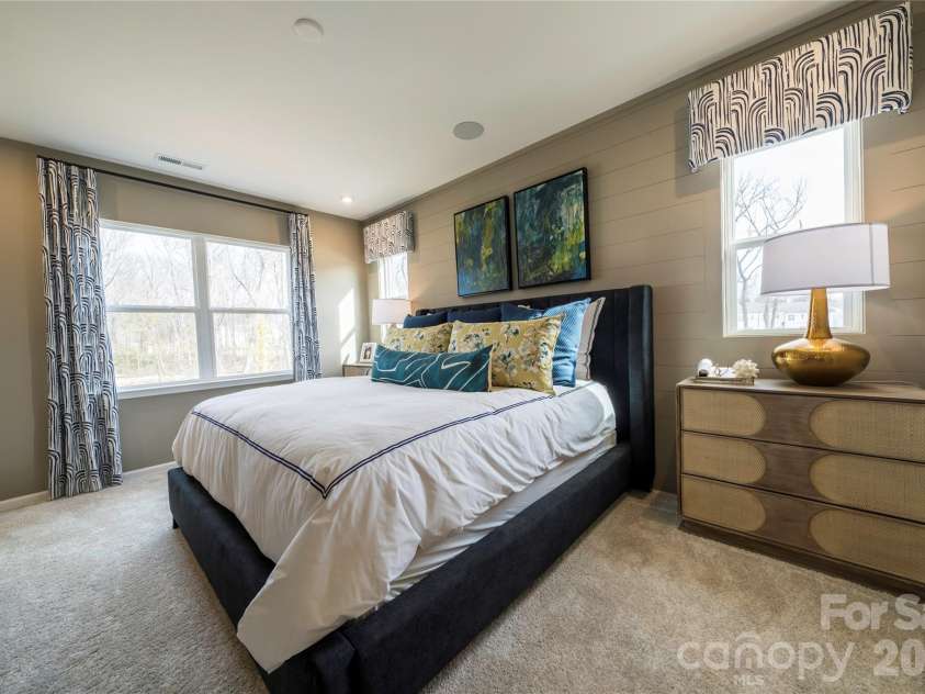 6041 Longar Lane, Charlotte, NC 28269.  MLS# CAR4400027, YatesRealty ID 35687. Primary bedroom