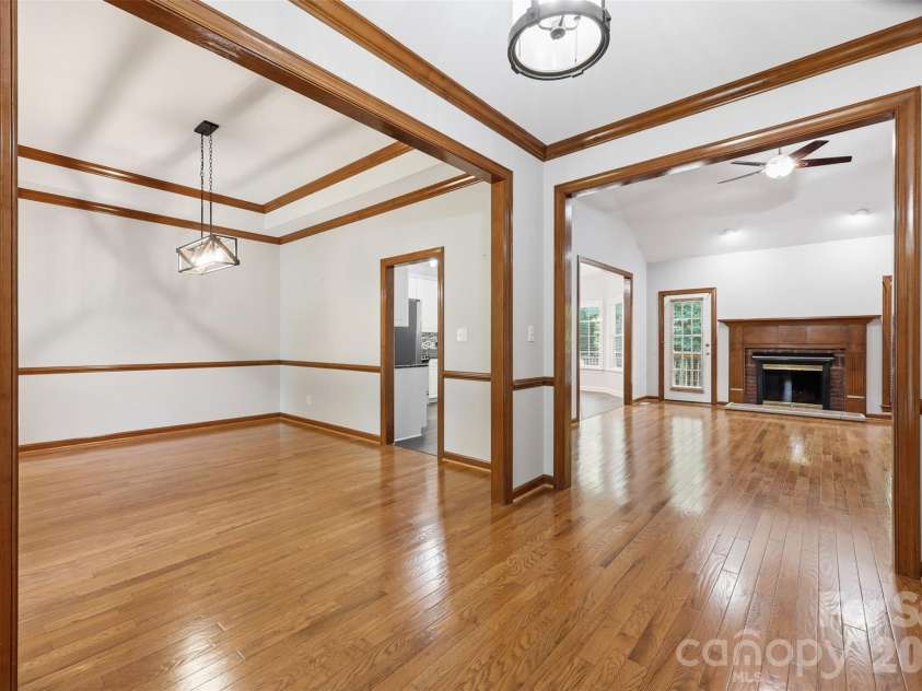 2230 Wedgewood Drive, Matthews, NC 28104.  MLS# CAR4389584, YatesRealty ID 35688. 