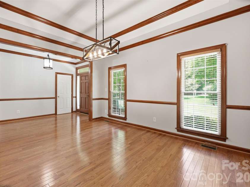 2230 Wedgewood Drive, Matthews, NC 28104.  MLS# CAR4389584, YatesRealty ID 35688. 
