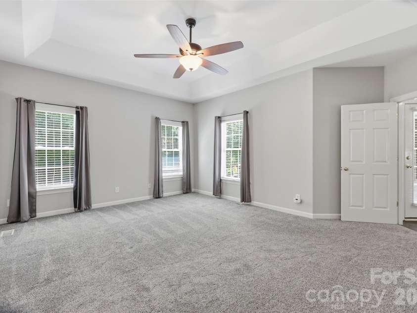 2230 Wedgewood Drive, Matthews, NC 28104.  MLS# CAR4389584, YatesRealty ID 35688. 