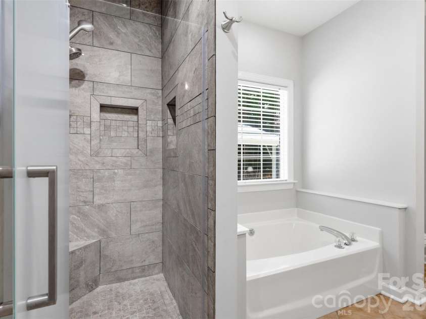 2230 Wedgewood Drive, Matthews, NC 28104.  MLS# CAR4389584, YatesRealty ID 35688. 
