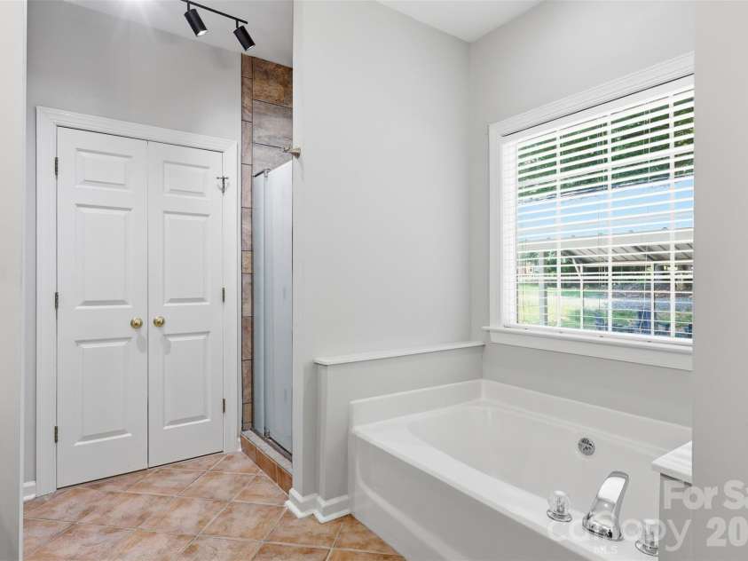 2230 Wedgewood Drive, Matthews, NC 28104.  MLS# CAR4389584, YatesRealty ID 35688. 