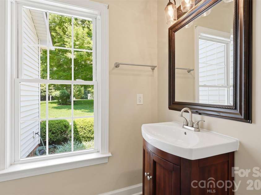 2230 Wedgewood Drive, Matthews, NC 28104.  MLS# CAR4389584, YatesRealty ID 35688. 