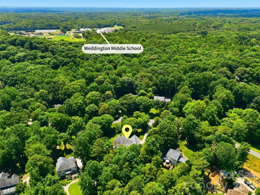 2230 Wedgewood Drive, Matthews, NC 28104.  MLS# CAR4389584, YatesRealty ID 35688. 
