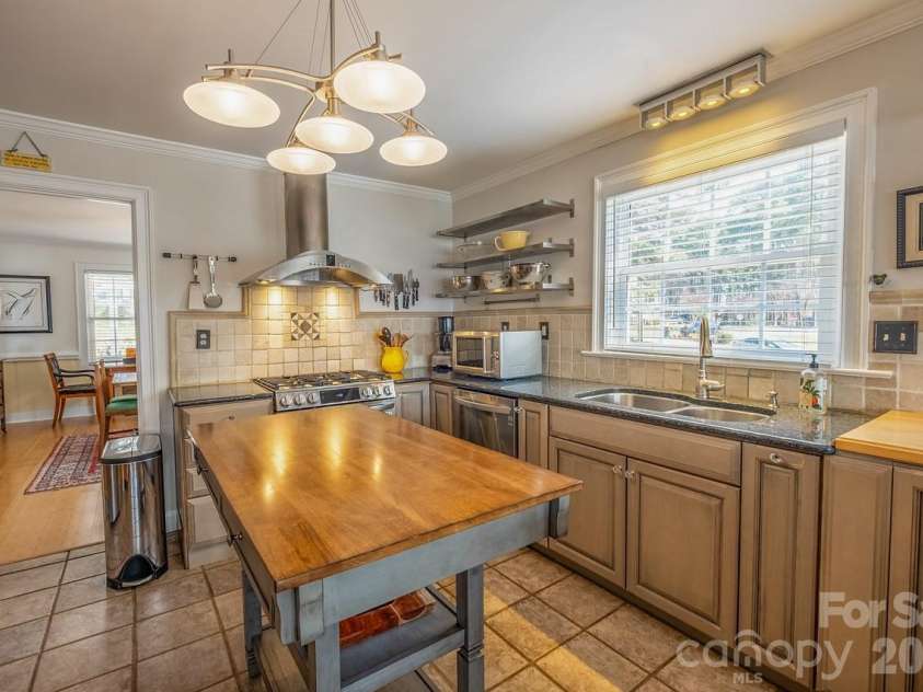 20919 Island Forest Drive, Cornelius, NC 28031.  MLS# CAR4354783, YatesRealty ID 3569. 