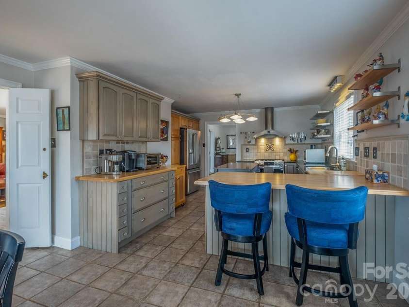 20919 Island Forest Drive, Cornelius, NC 28031.  MLS# CAR4354783, YatesRealty ID 3569. 