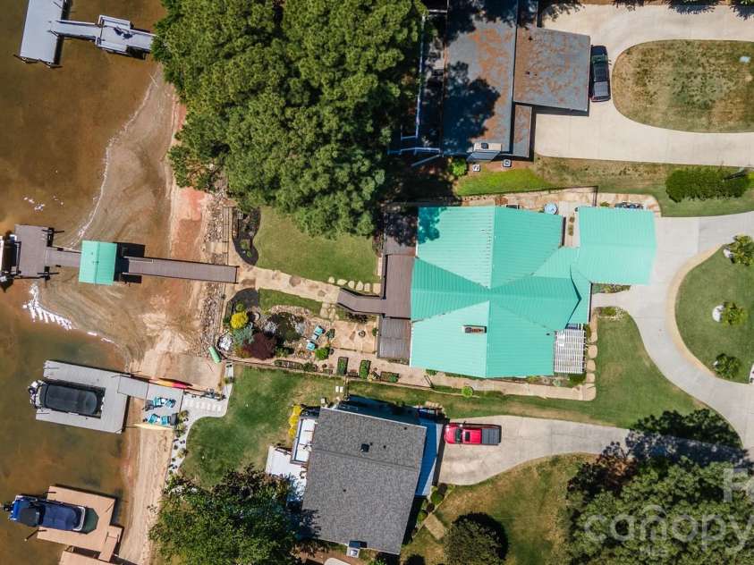 20919 Island Forest Drive, Cornelius, NC 28031.  MLS# CAR4354783, YatesRealty ID 3569. 