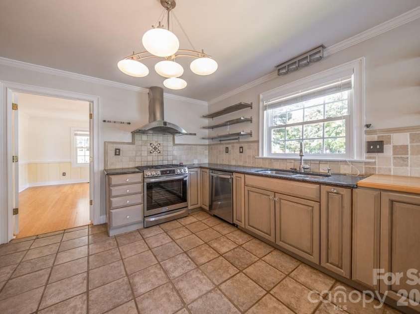 20919 Island Forest Drive, Cornelius, NC 28031.  MLS# CAR4354783, YatesRealty ID 3569. 