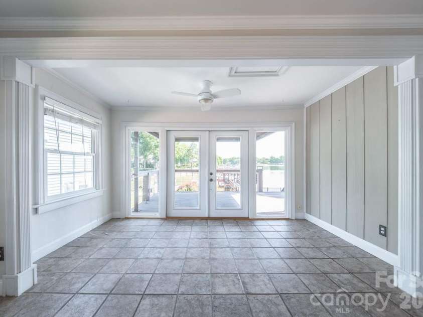 20919 Island Forest Drive, Cornelius, NC 28031.  MLS# CAR4354783, YatesRealty ID 3569. 